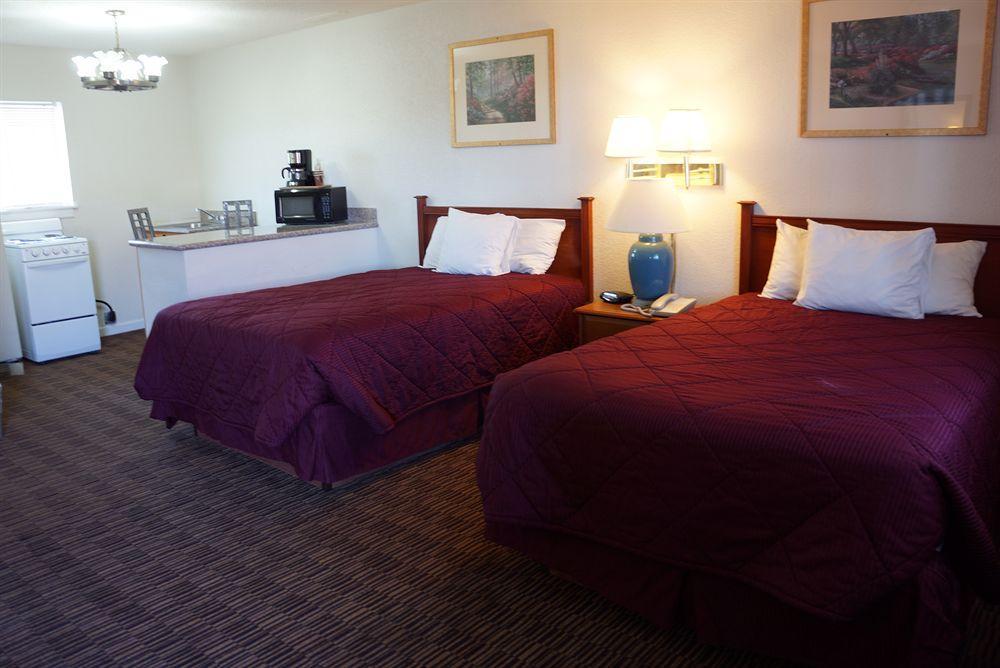 אלאמוסה Valley Motel מראה חיצוני תמונה
