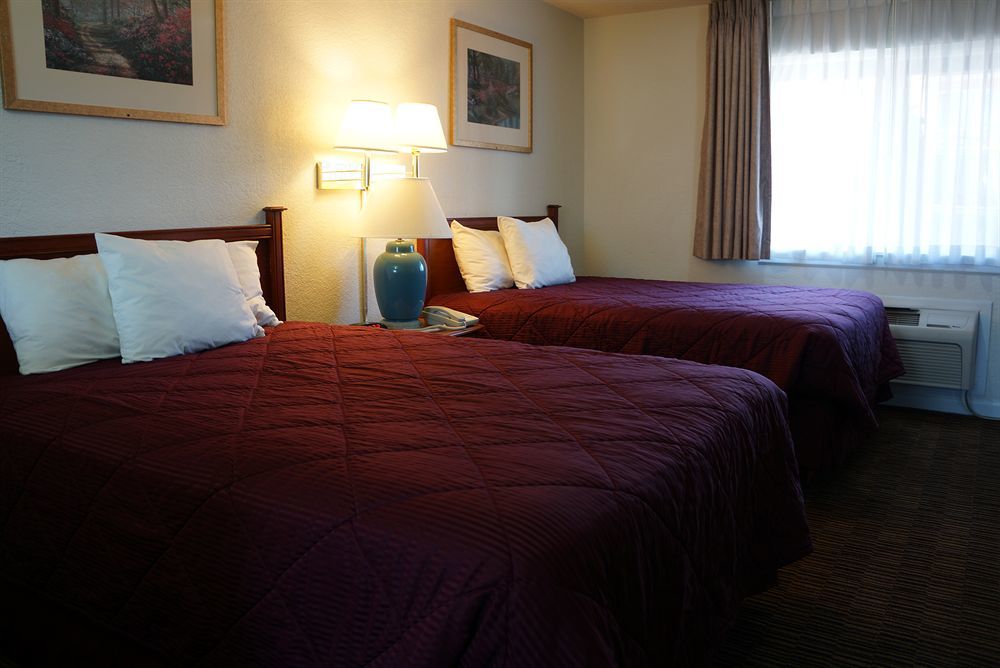 אלאמוסה Valley Motel מראה חיצוני תמונה