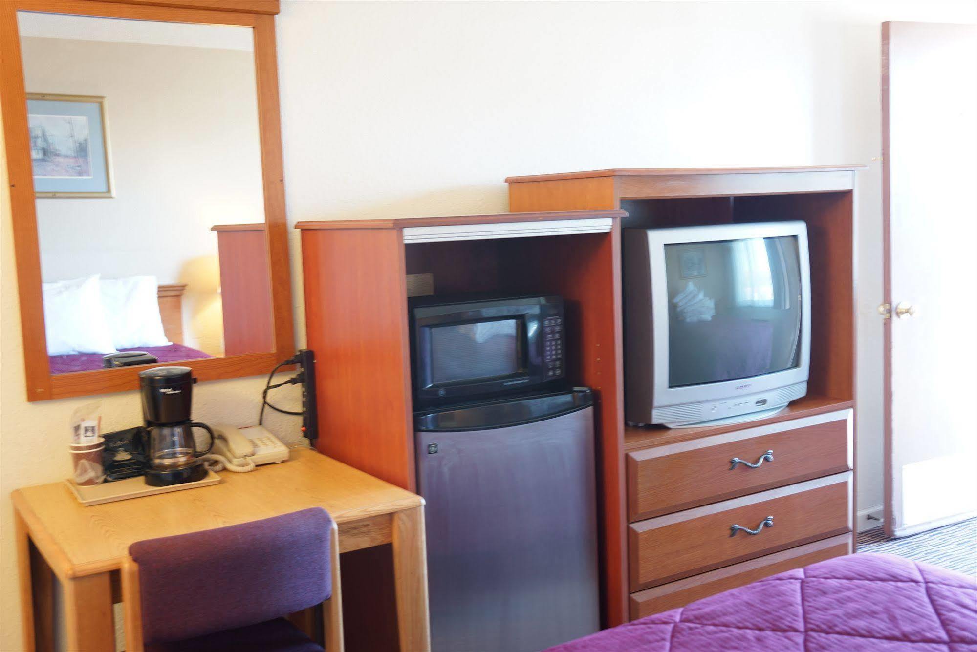 אלאמוסה Valley Motel מראה חיצוני תמונה